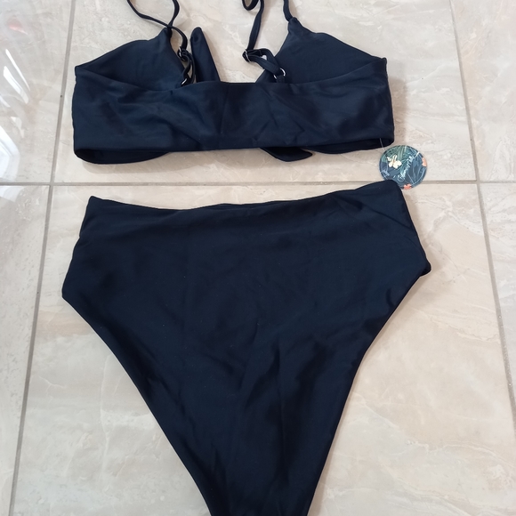 Blooming jelly black swim set size medium - Picture 8 of 8